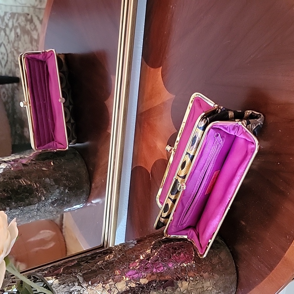HOBO Lauren Wallet - Picture 4 of 8